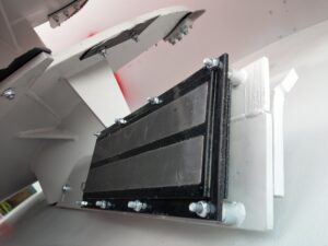 Wóz paszowy – magnes wyłapujący metalowe zanieczyszczenia w paszy